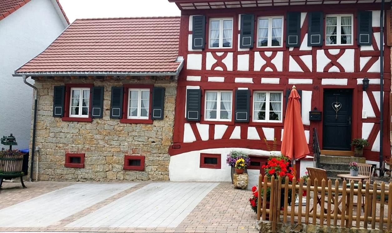 Ferienwohnung Traumschiff Erzingen エクステリア 写真